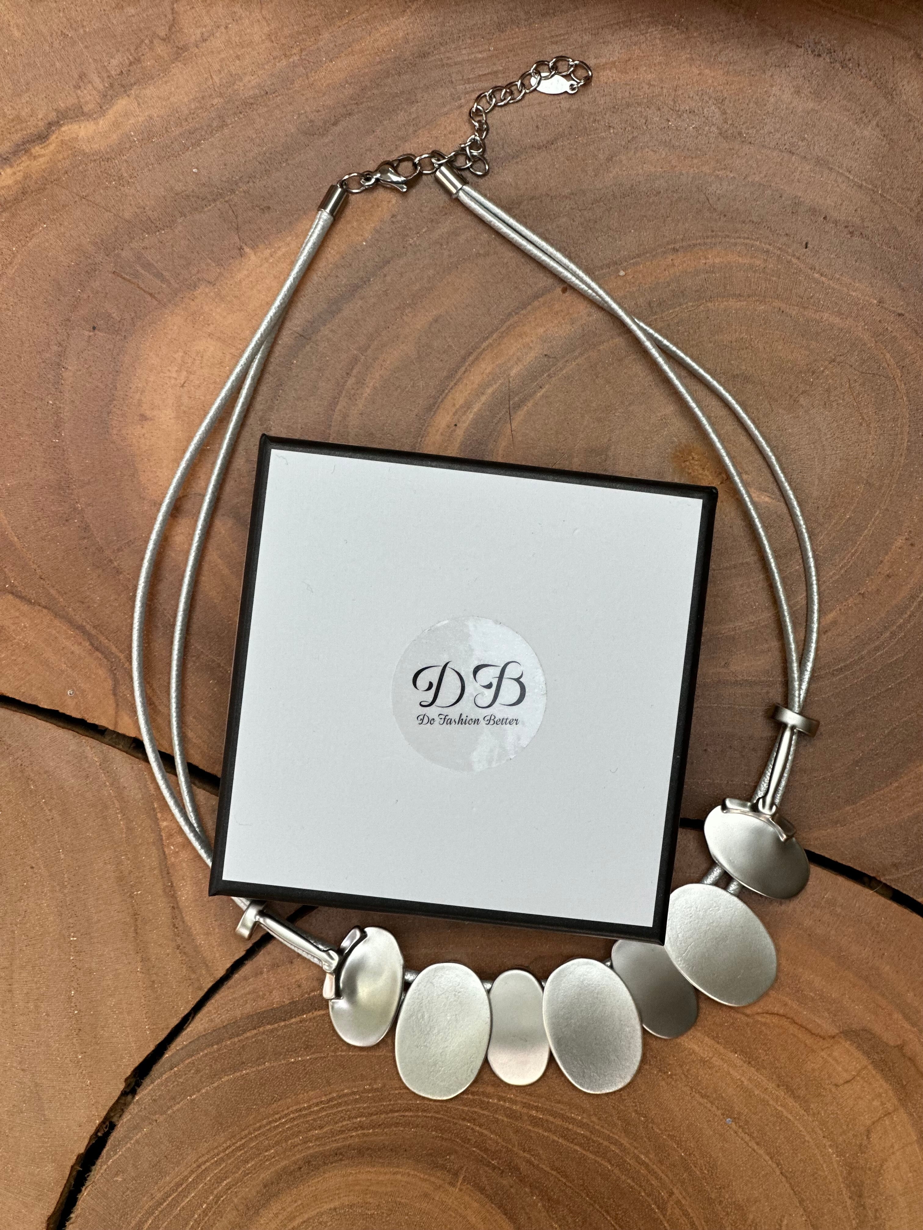 Modern everyday necklace