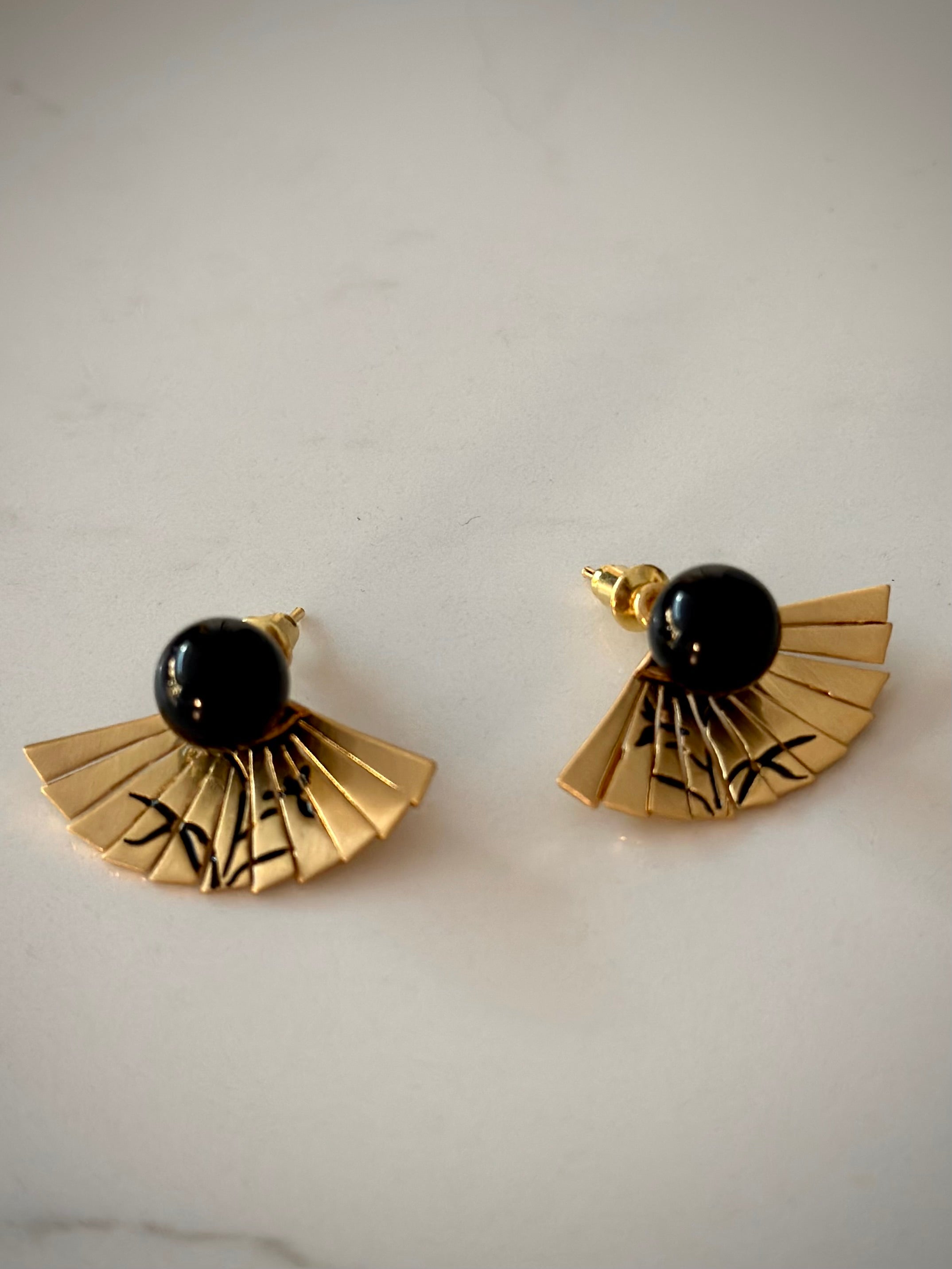 Do Fashion Better golden and black fan earrings