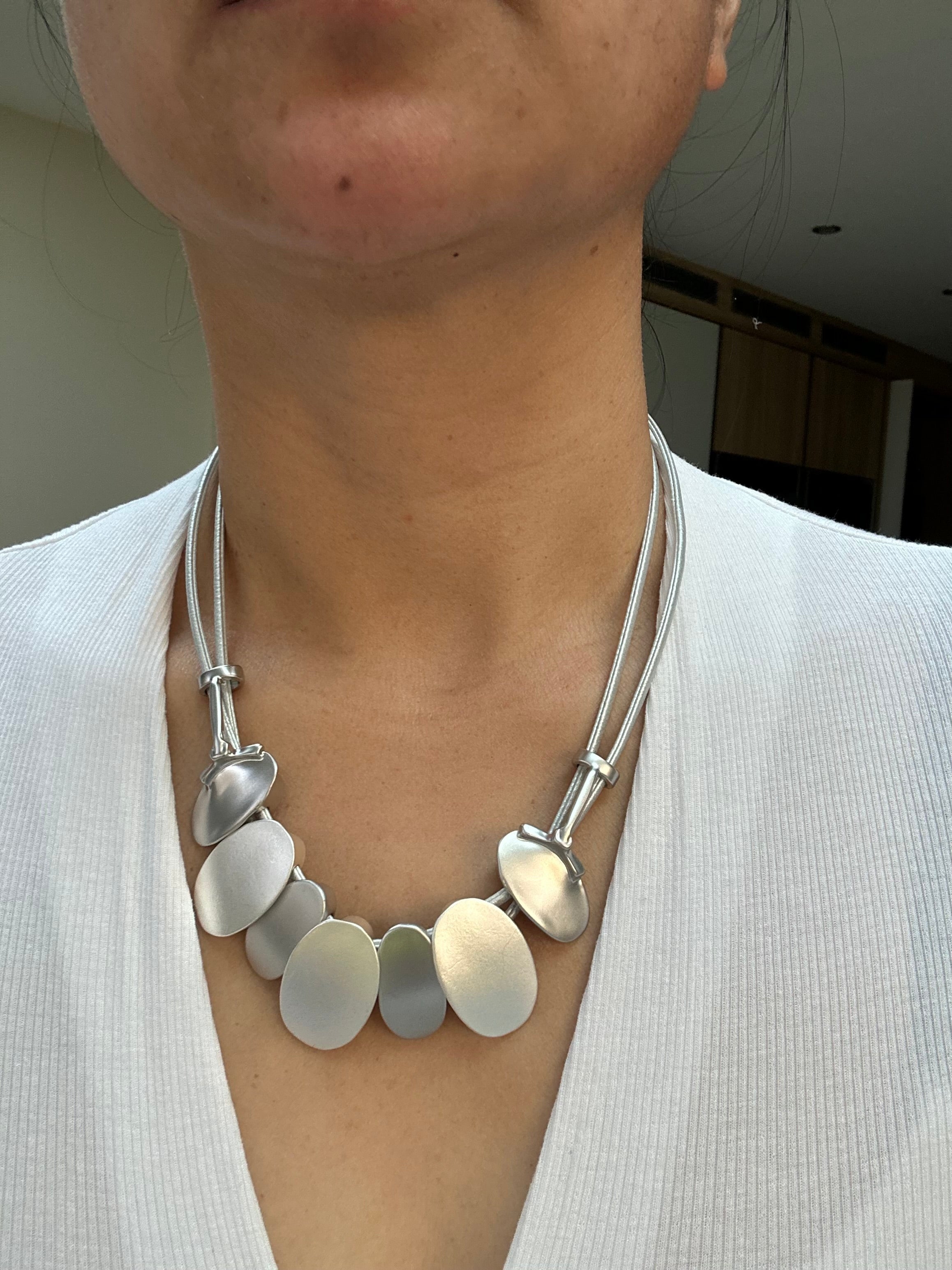Modern everyday necklace